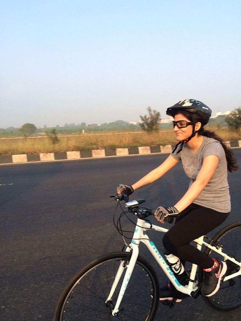 long_distance_cycling_for_beginners_tips_cycle_how_To_shilpa_ahuja_biking_hybrid_bike_ride_riding_gloves_montra_sunglasses_fitness_health_sipper_helmet_2