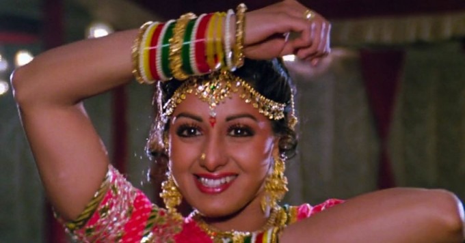 sri_devi_bangles_chandni_mere_hathon_mein_song_beautiful_most_iconic_movie_actress_heroine_look_desi_bollywood