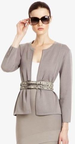 work_wear_office_outfit_power_dressing_women_ideas_professional_business_suit_grey_summer_jacket_belt