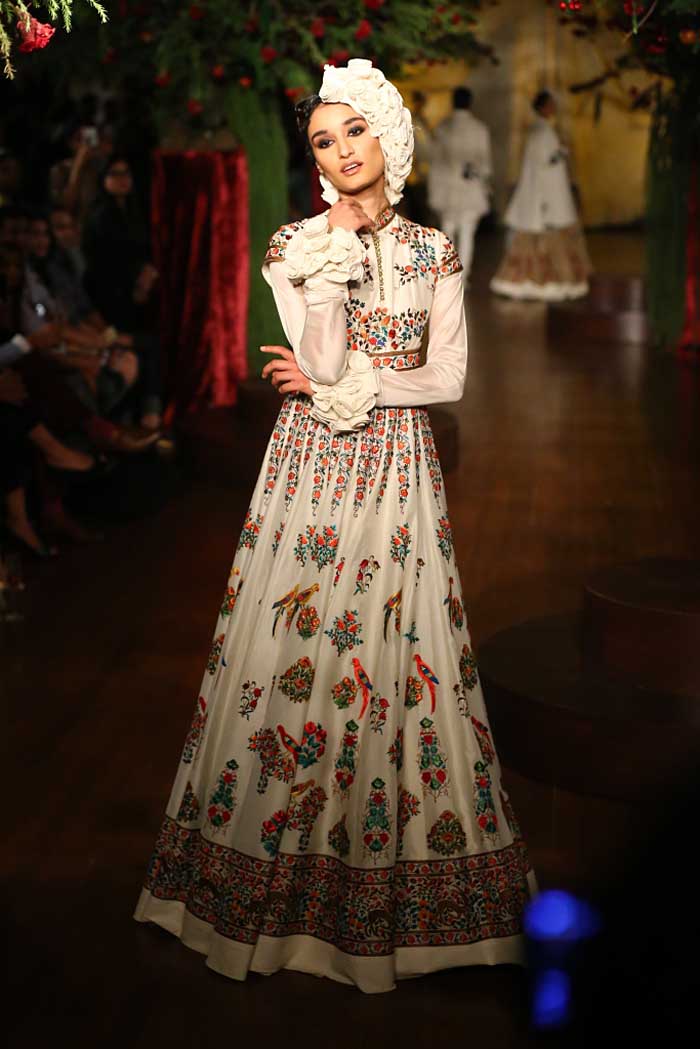 rohit_bal_aicw_2015_amazon-india_couture_fashion_week_autumn_winter_designer_runway_ (2)