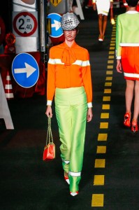 04-moschino-milan-fashion-week-show-spring-summer-2016-ready-to-wear-rtw-green-pants-orange-pussybow-blouse