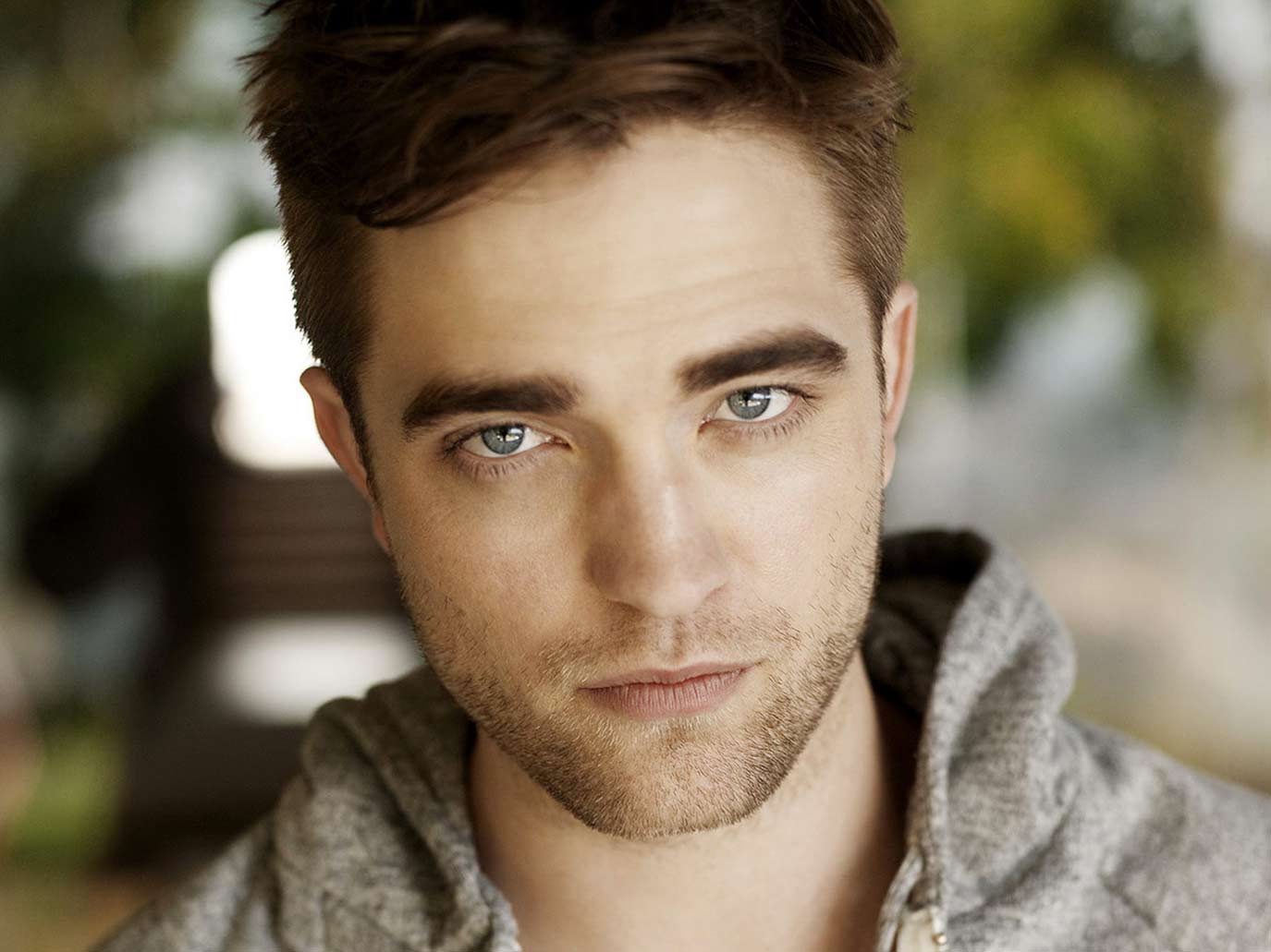 robert-pattinson-sexy-suit-hollywood-hot-sexiest-actor-men-movie-star-handsome-recent-vampire