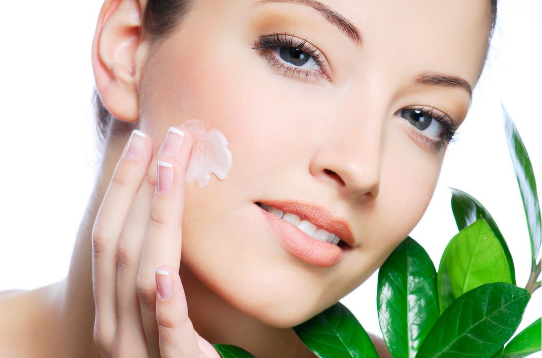 skin-care-tips-face-massage-aloe-vera