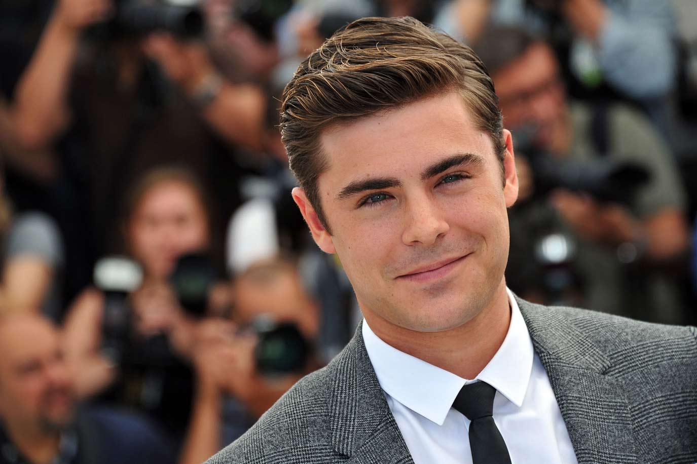 zac-efron-sexy-suit-hollywood-hot-sexiest-actor-men-movie-star-recent
