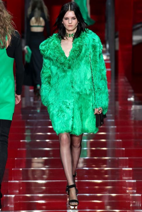 fall-2015-winter-2016-fashion-color-trends-runway-versace-green-fur-jacket