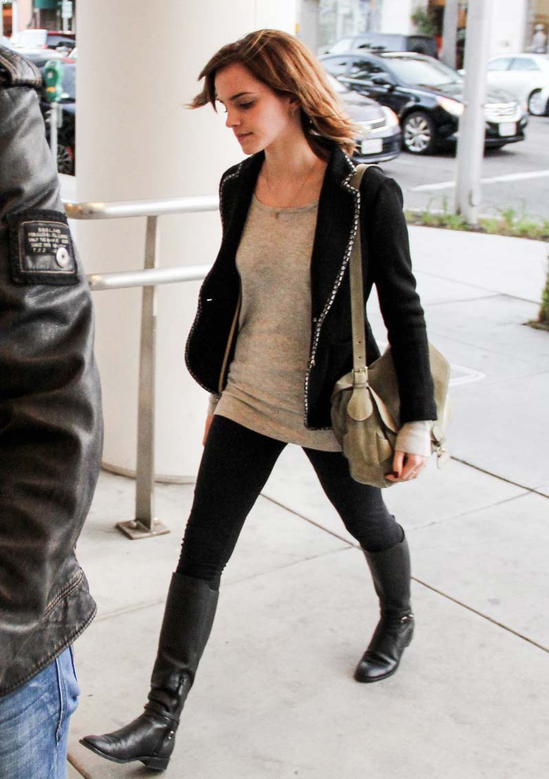 emma-watson-street-style-jeans-