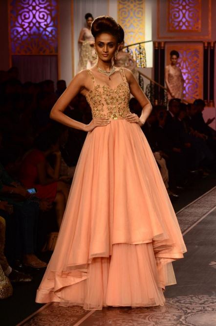 shyamal-bhumika-designer-indian-wedding-gown-peach-gold-strap-top-embroidery-latest-2016-trends