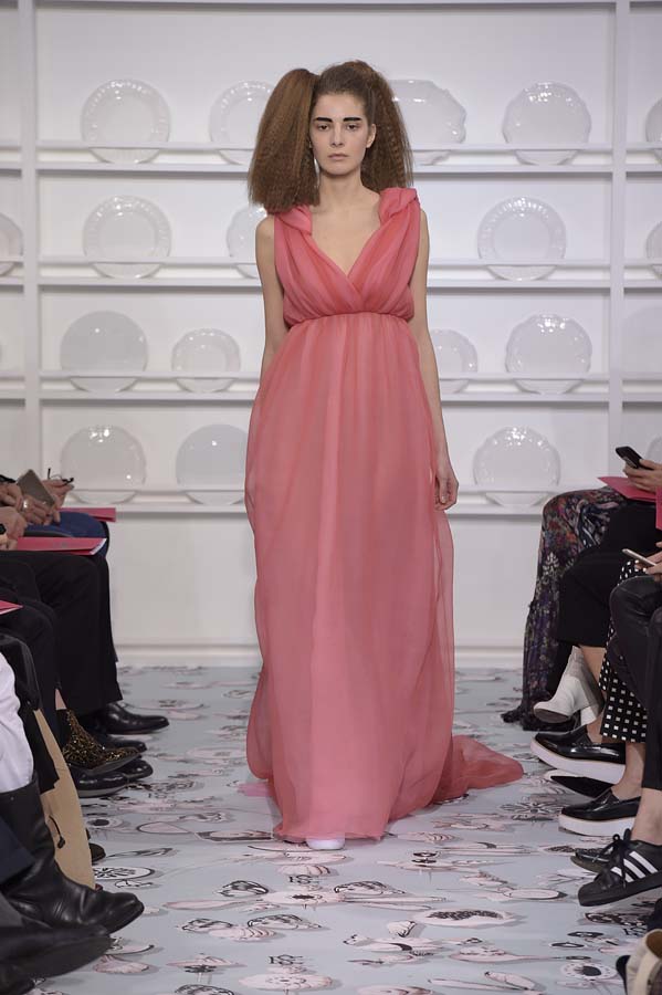 Schiaparelli-spring-summer-2016-couture-fashion-show-paris-week-37-pink-dress