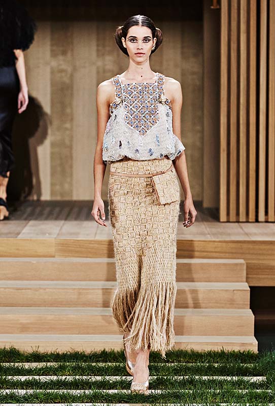 chanel-spring-summer-2016-couture-outfit-39-fringe-skirt