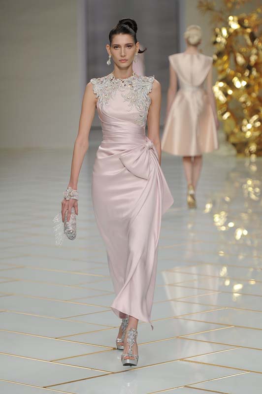 guo-pei-spring-summer-2016-couture-show-dress-15-pale-lilac-maxi-embroidered