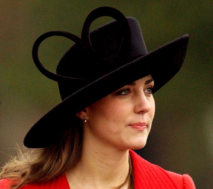 kate-middleton-best-black-hat-heart-bow-fashion-celeb-princess-look