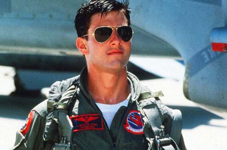 tom-cruise-top gun-aviators--most-iconic-hollywood-actor-style-mens