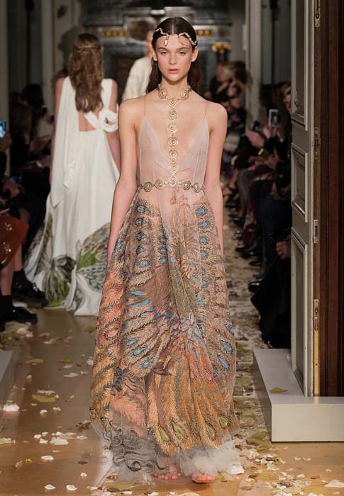 valentino-spring-2016-couture-dress-pfw-ss16-56-off-white-print-pattern-gown-designer-statement-peacock-feather