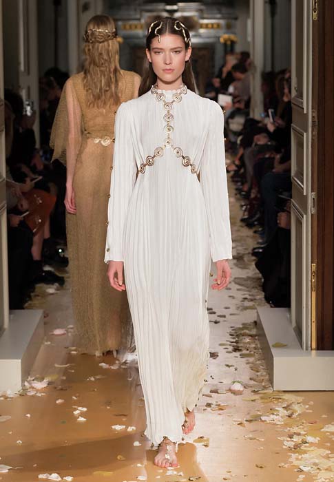 valentino-spring-2016-couture-dress-pfw-ss16-70-snake-jewelry-white-maxi