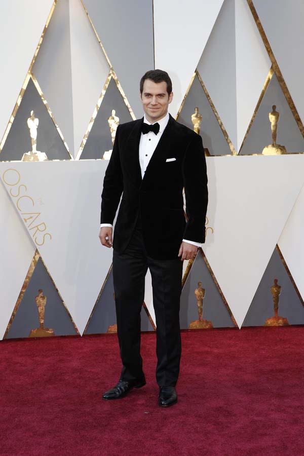 Henry Cavill-Oscars-awards-Red-carpet-2016-mens-fashion-best-looks-tux