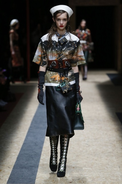 prada-fall-2016-winter-2017-latest-fashion-collection-outfits (10)