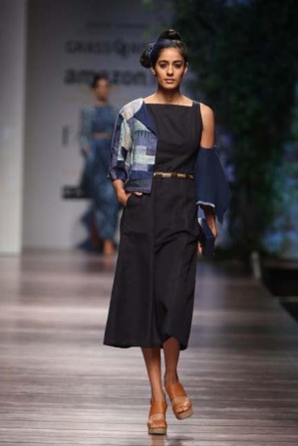 anita-dongre-aw16-aifw-autumn-winter-2016-dress (1)-navy-midi-dress