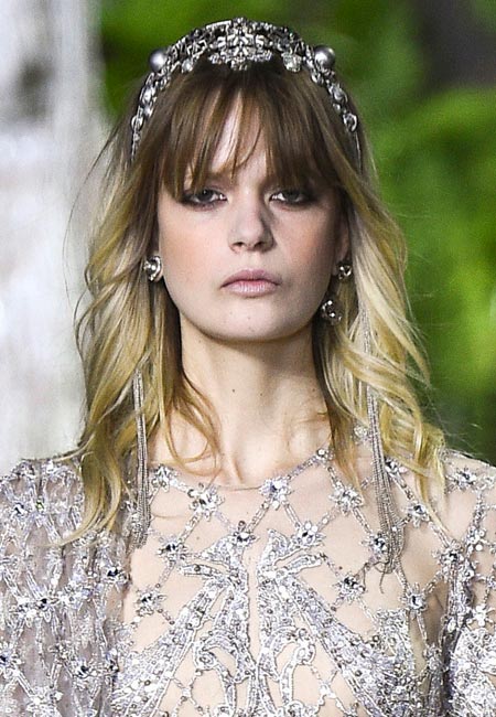 latest-spring-summer-2016-hairstyle-trends-ss16-headband-accessory-elie-saab