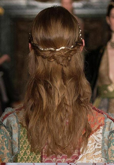 latest spring summer 2016 hairstyle trends ss16 medieval valentino half up accessory