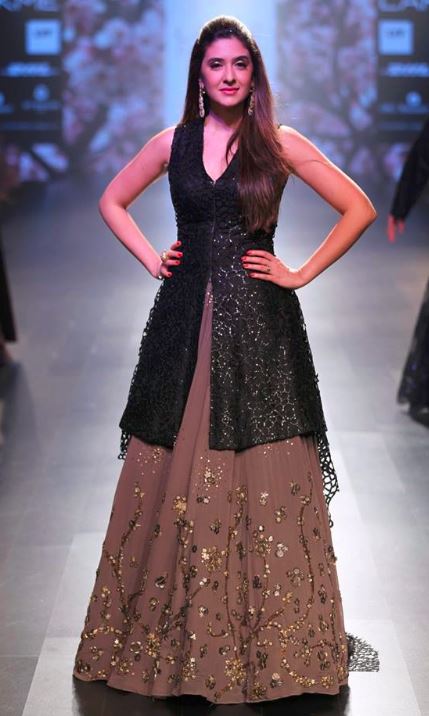 indian-engagement-party-dresses-gown-black-brown-neeta-lulla-indowestern-outfit-2016-designer