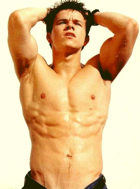 mark-wahlberg-best-hollyood-actor-six-pack-6pack-topless-hot-male-everglow