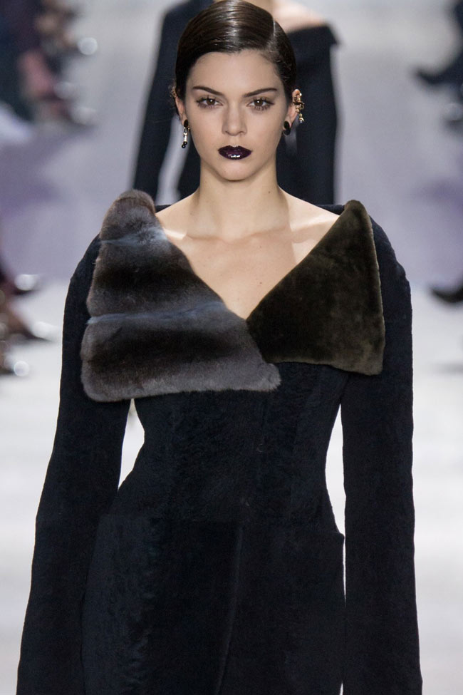 dior-fur-collar-coat-kendall-jenner-fw16-fall-winter-2016-latest-fashion-trends