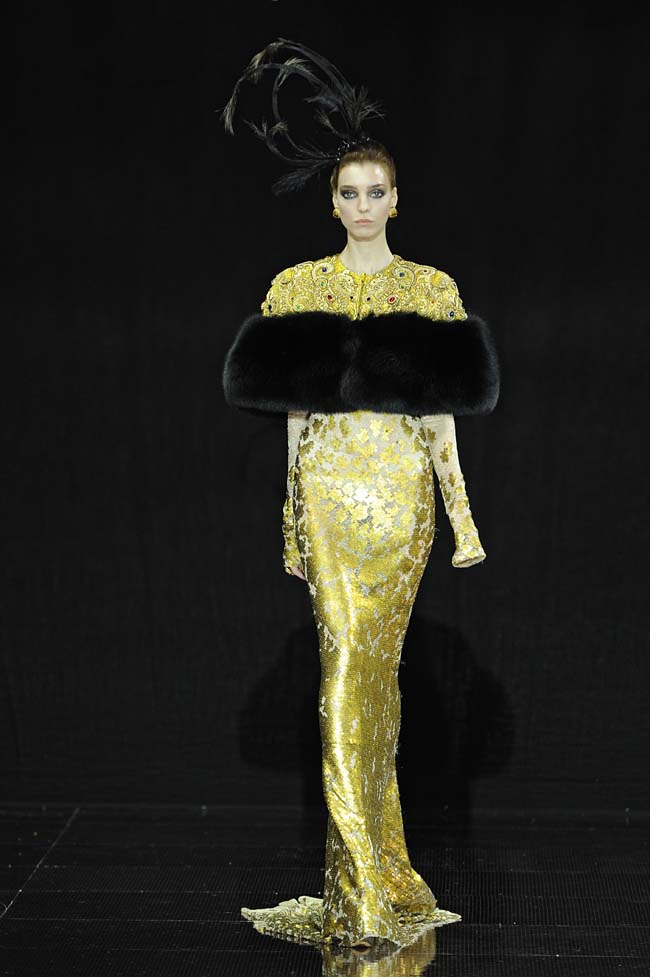 31-guo-pei-fw16-haute-couture-gold-sequin-mermaid-dress-fall-winter-2016-17