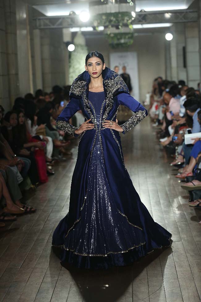 Manav-Gangwani-collection-2016-fashion-show-dress (3)-blue-couture-indian-gown