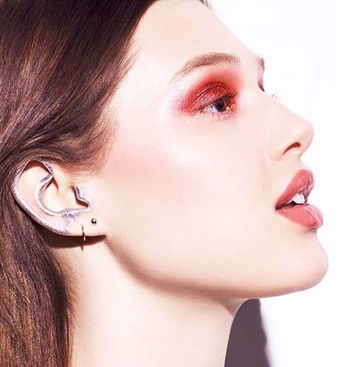 ear-makeup-2016-runway-latest-beauty-trend-red-lipstick