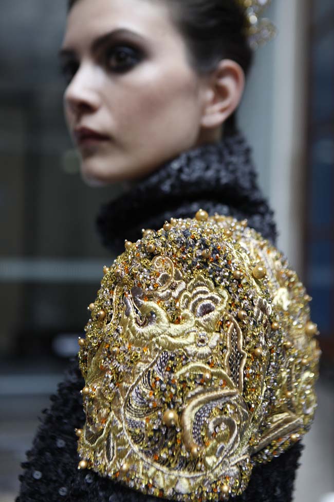 guo-pei-fw16-haute-couture-detailing-of-motifs-sequin-fall-winter-2016-17-dress-backstage