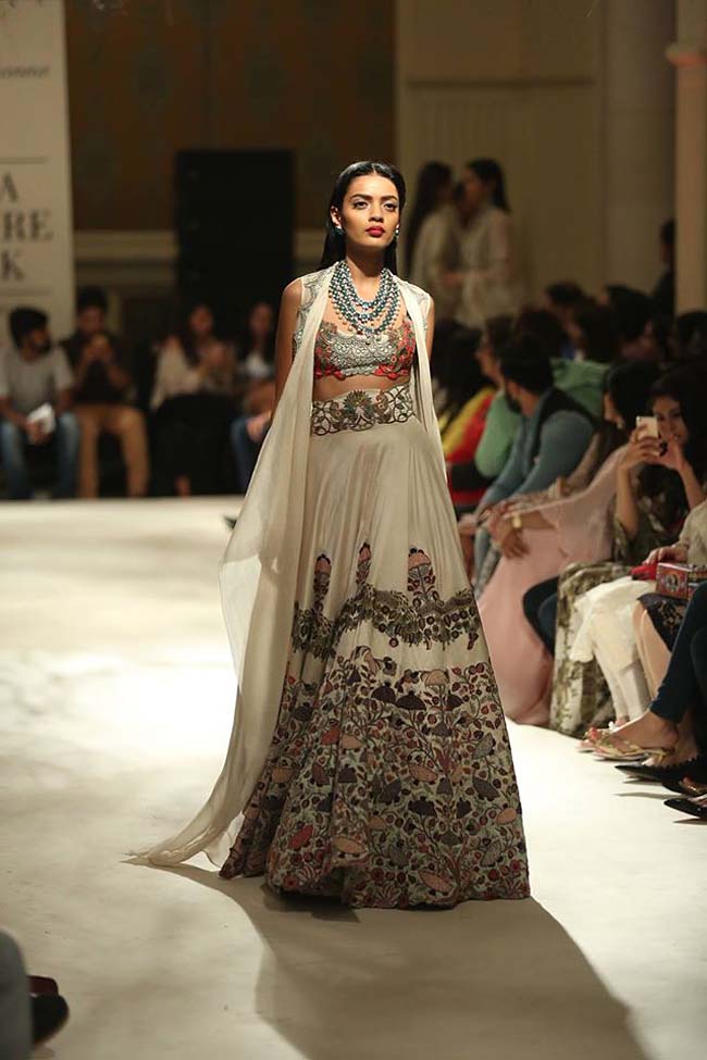 ICYDK: Miheeka Bajaj's Wedding Lehenga Took 10,000 Hours To Make