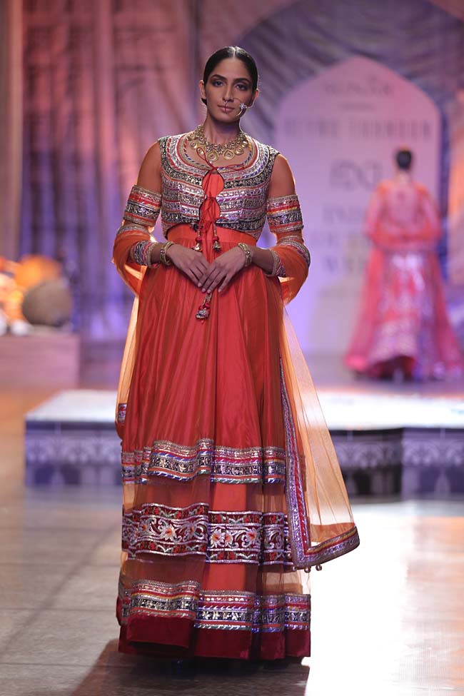 Reynu Taandon-India-Couture-Week-2016-collection-red-layered-dress-dupatta (1)