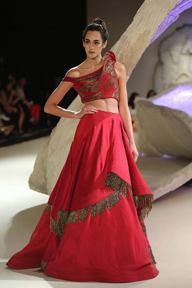 gaurav-gupta-india-couture-week-collection-2016-dress (10)-red-gown-lehenga-skirt