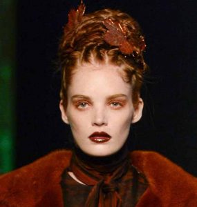best-eye-makeup-trends-red-eyeshadow-looks-jean-paul-gaultier-fall-winter-2016-2017-couture