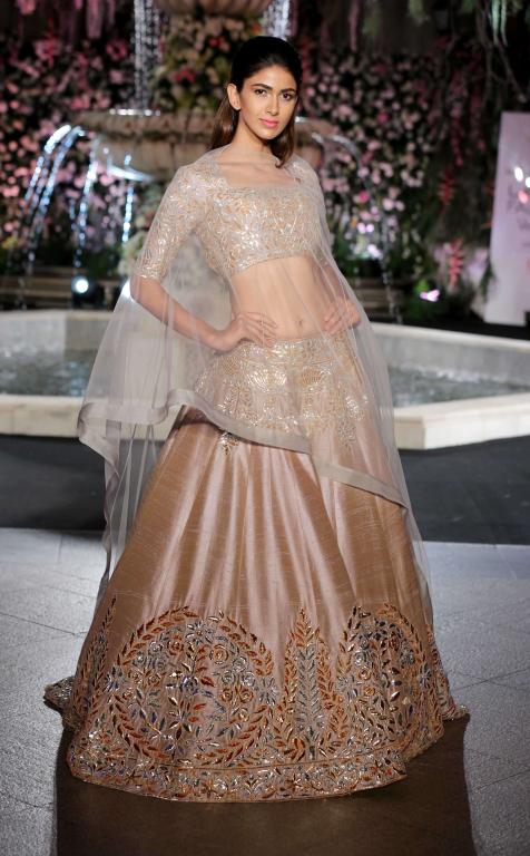 Real brides rock Manish Malhotra designs | Fashion | WeddingSutra.com