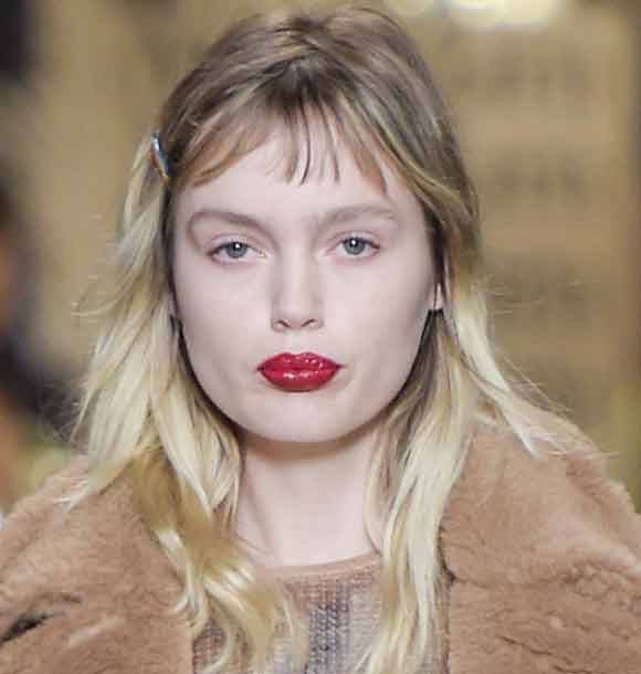 latest-makeup-trend-fw16-red-lipstick-bold-colorfall-max-mara-winter-2016-2017