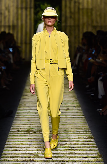 max-mara-ss17-collection-spring-summer-2017-dress-24-yellow-dress-matchy-cap-belt-jacket