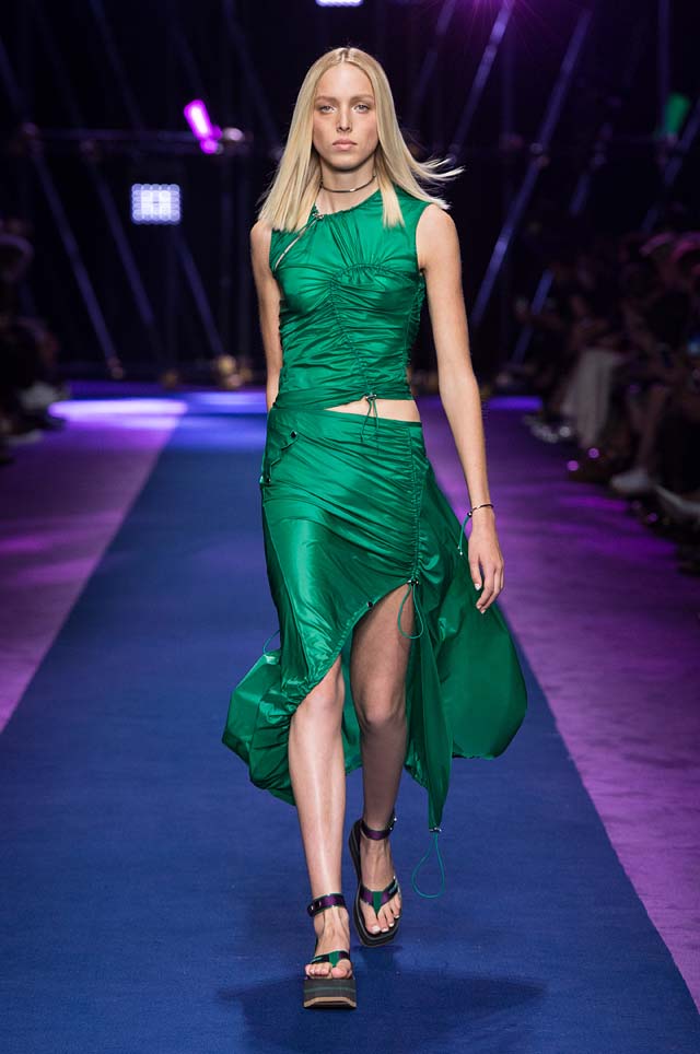 versace-ss17-spring-summer-2017-collection-dress-5-green-ruched-top-slit-skirt