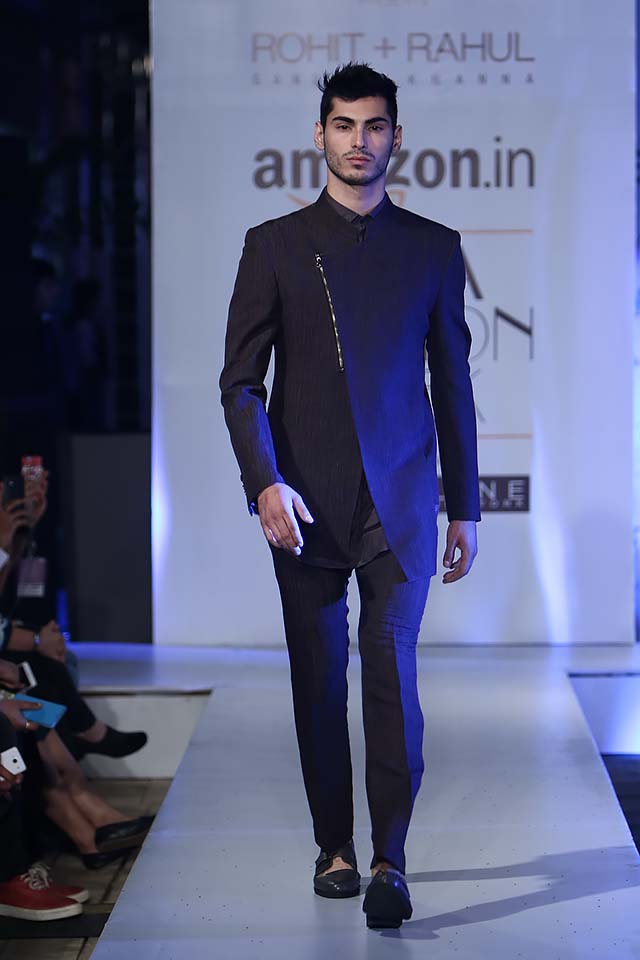 rohit-gandhi-rahul-khanna-ss17-aifw-fashion-week-spring-2017-9-indowestern-suit-navy-blue