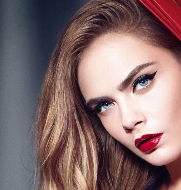 best-makeup-trend-fw16-red-lipstick-bold-color-cara-delevingne-fall-2016