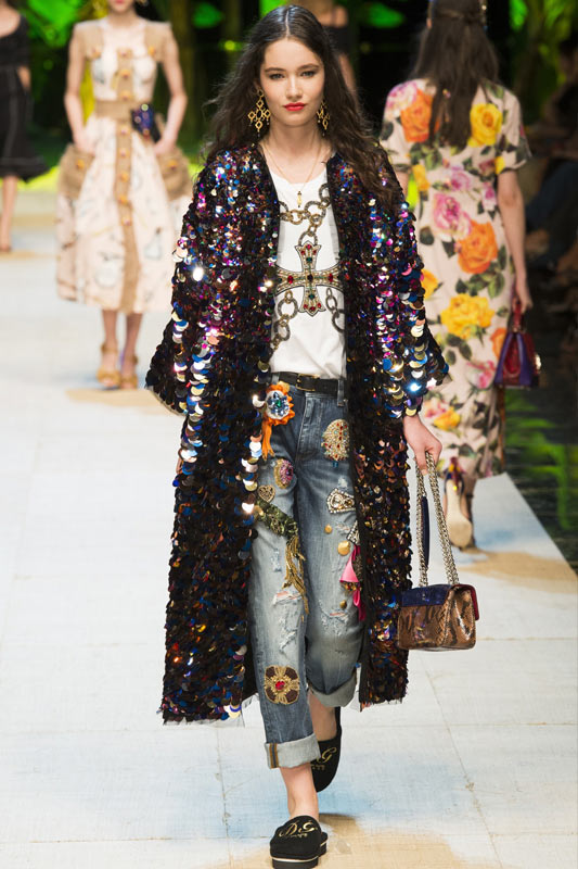 dolce-gabbana-embellished-patchwork-jeans-ss16-collection-trends-denim-fashion