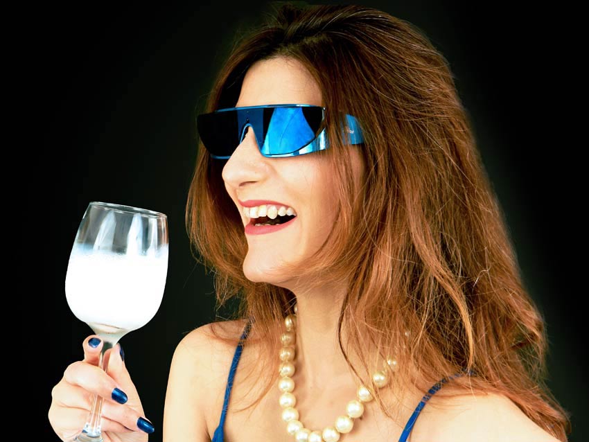 shilpa-ahuja-indian-fashion-blogger-dior-sunglasses-milk-glass-fashion-shoot