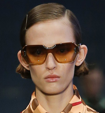 prada-sunglasses-trends-runway-fashion-spring-summer-2017-ombre-oversized-glasses