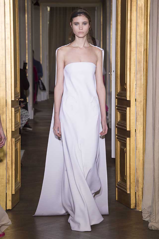 Schiaparelli_SS17_spring-summer-2017-couture (20)-white-cape-gown-goddess