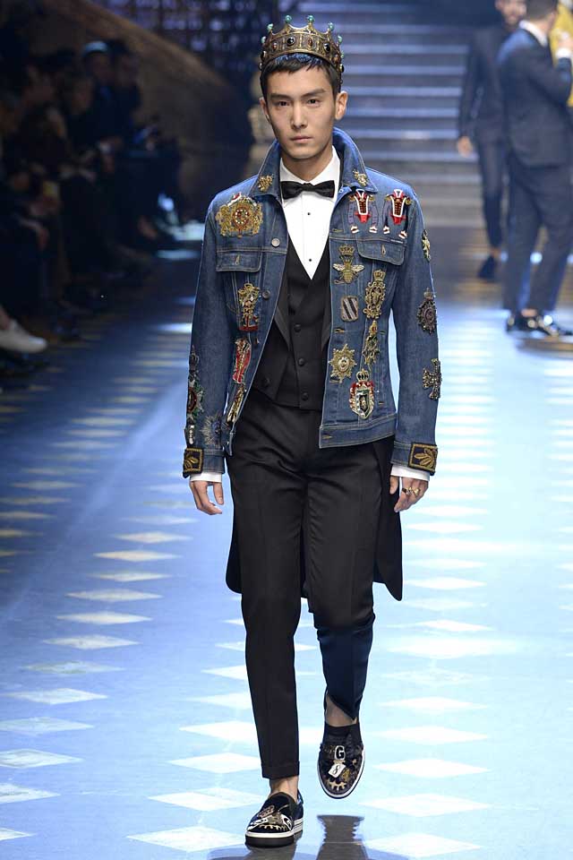 dolce-gabbana-fall-winter-2017-2018-fw17-menswear-men-patchwork-embroidered-embellished-denim-jacket-tuxedo-suit