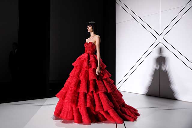 ralph-russo-spring-summer-2017-ss17-red-ruffled-layers-gown