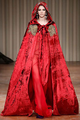 Alberta-ferretti-fw17-rtw-fall-winter-2017-18-collection-49-red-velvet-cape