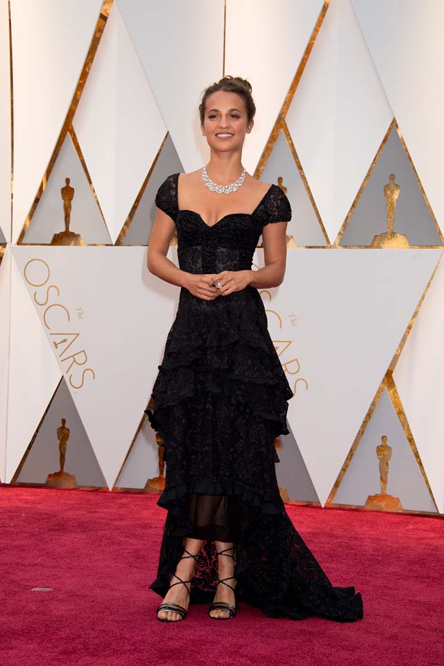 Alicia Vikander oscars 2017 awards red carpet celebrity fashion style gown hairstyle necklace