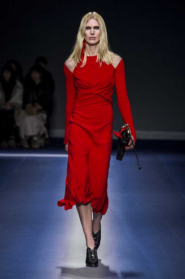 Versace-fw17-rtw-fall-winter-2017-18-collection (25)-red-dress-pretty