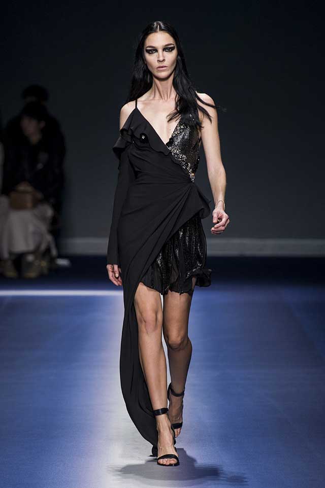 Versace-fw17-rtw-fall-winter-2017-18-collection (53)-black-asymmetric-dress